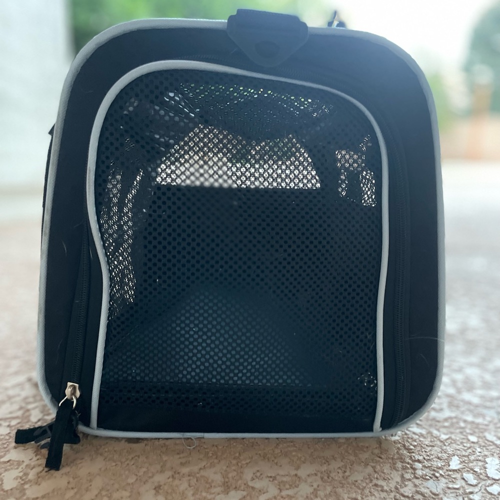 Small Soft Sided Pet Crate- Great for Cats, Dogs, Small Animals